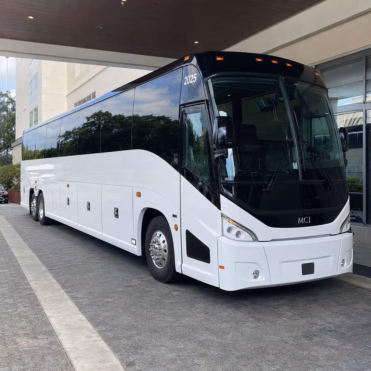 hesperia 54 passenger charter bus