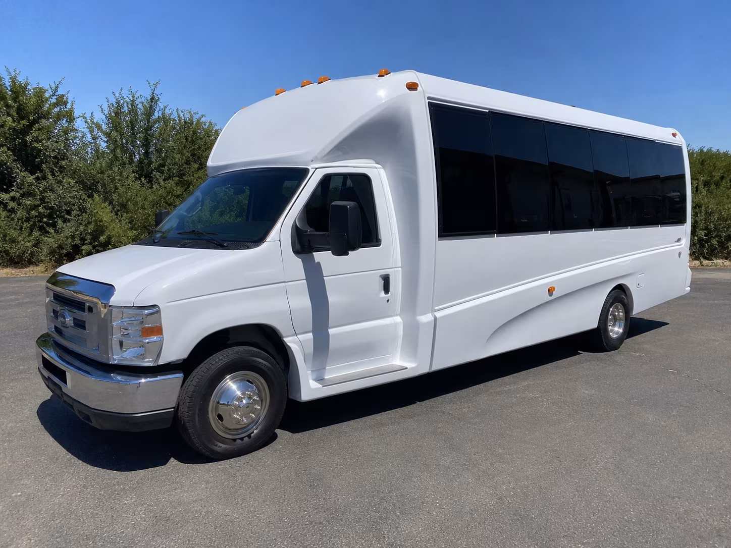 why rent using hesperiaminibuscompany com